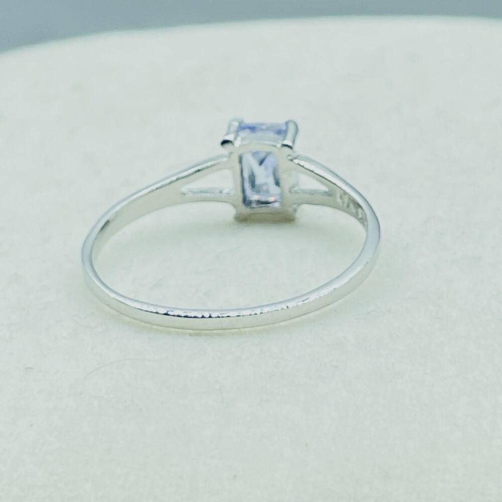 Vintage 925 Sterling Silver Lavender Cubic Zirconia Emerald Cut Solitaire Ring - Picture 11 of 11